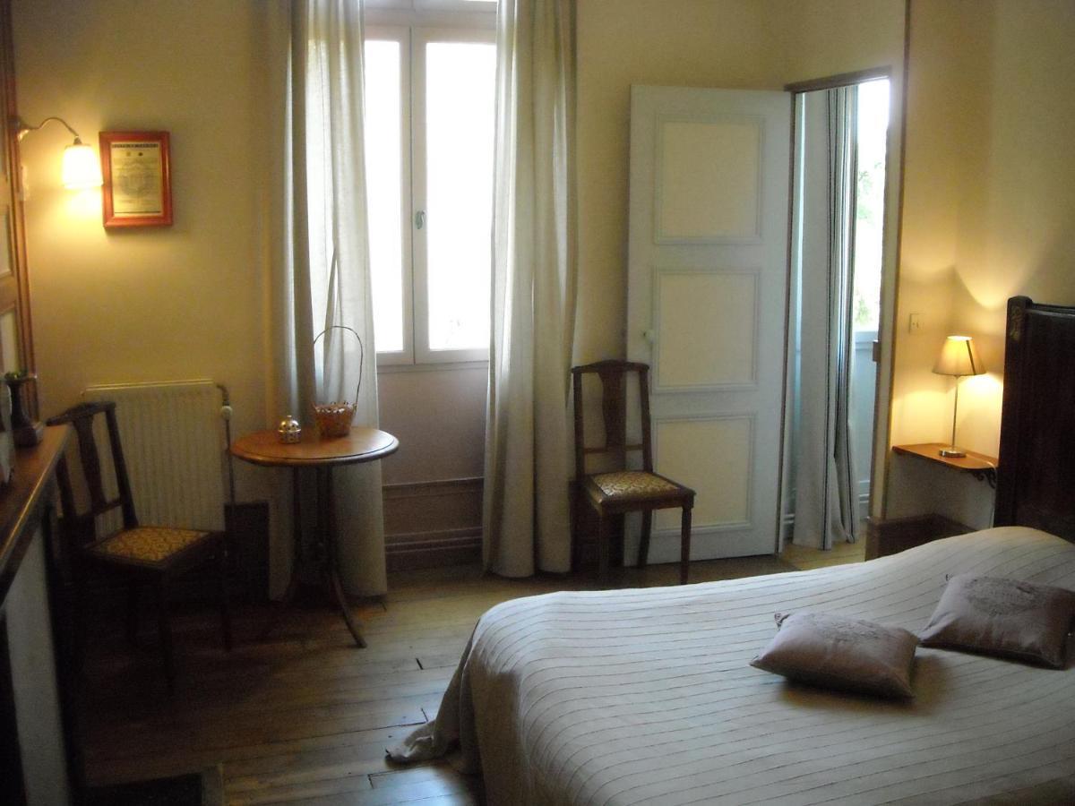 Chateau De Pougy Bagian luar foto